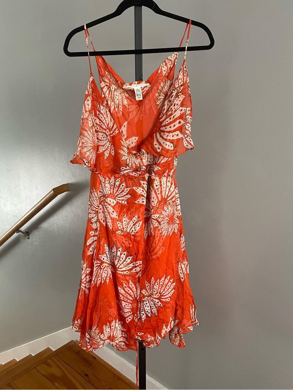 Diane Von Furstenberg 100% Silk Orange Printed Wrap Size 4